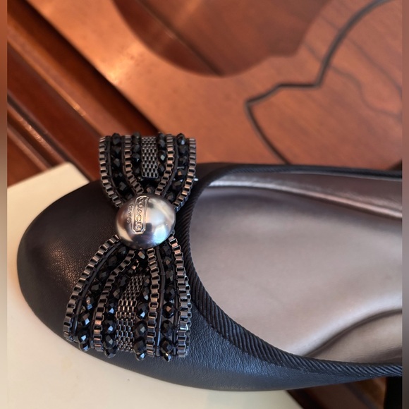 Coach Delores Sheep Black Leather Flats with Decorative Bow - Picture 8 of 10